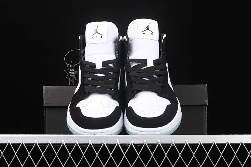 All categories Air Jordan Jordan series basketball shoes Air Jordan 1 Mid Air Jordan 1 Mid AJ1 Joe 1 black and white color luminous starry mid-top BQ6931-103